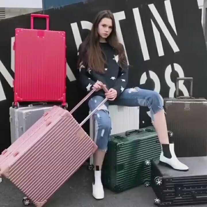 年底清仓韩版行李箱女学生铝框拉杆箱男密码箱...