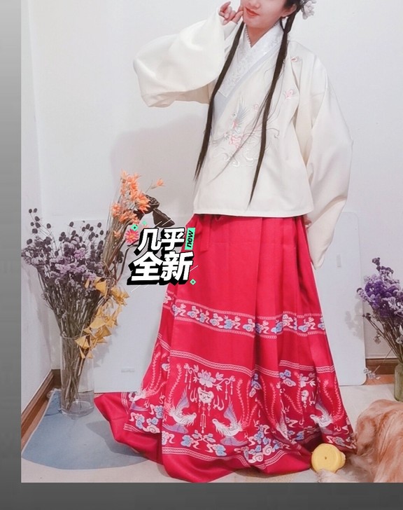 出/换   上袄是如梦霓裳的 M码