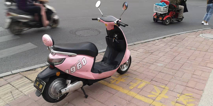 低价转让九成新六十伏五羊电动车，车子好骑沒...