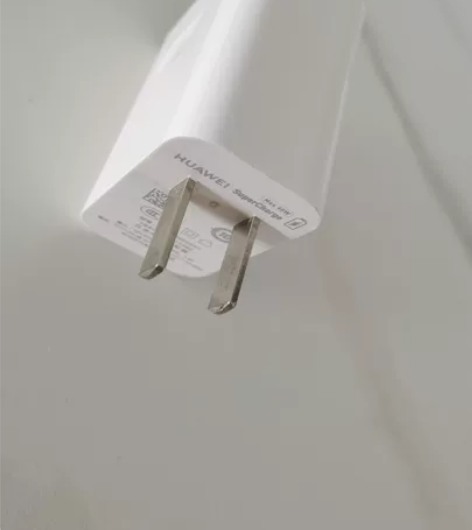 华为原装充电器40W+快充线，86元包邮。...
