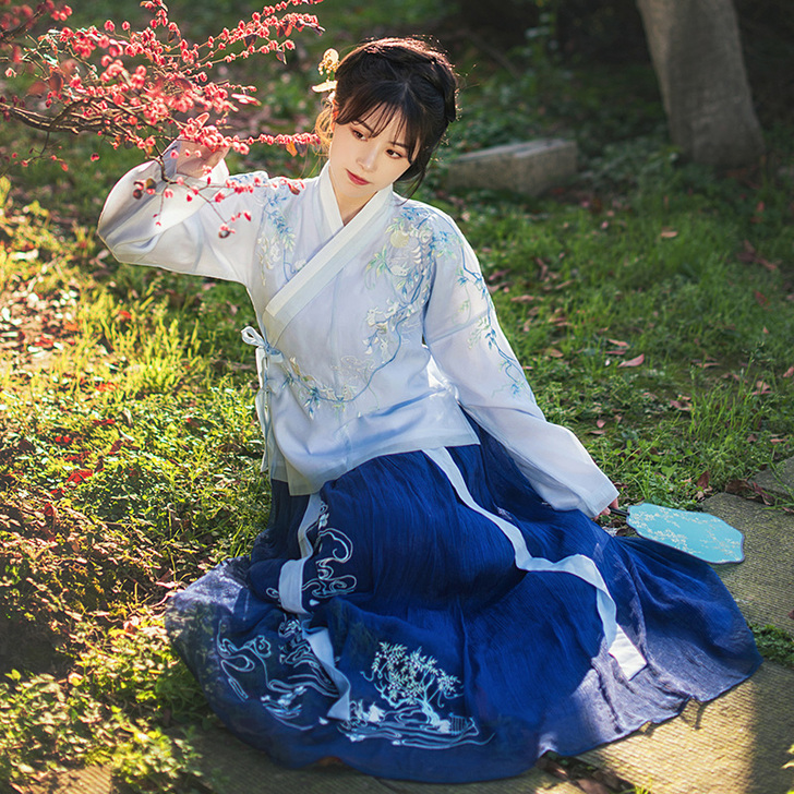 钟灵记 民族装舞台装