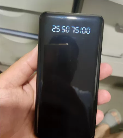 南极人2000豪安充电宝，几乎没用过。 感...