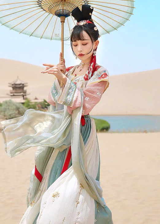 十三余小豆蔻儿飞天乐坦领【十三余 小豆蔻儿...