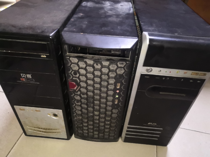 旧机箱多套自提5元1个