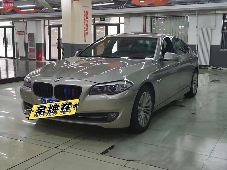 12年宝马530li豪华，自动3.0v6顶...