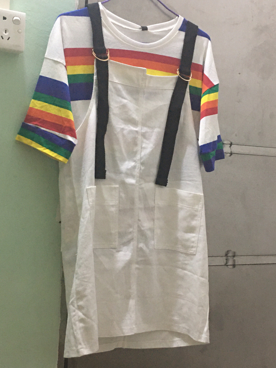 背带裙+彩虹上衣