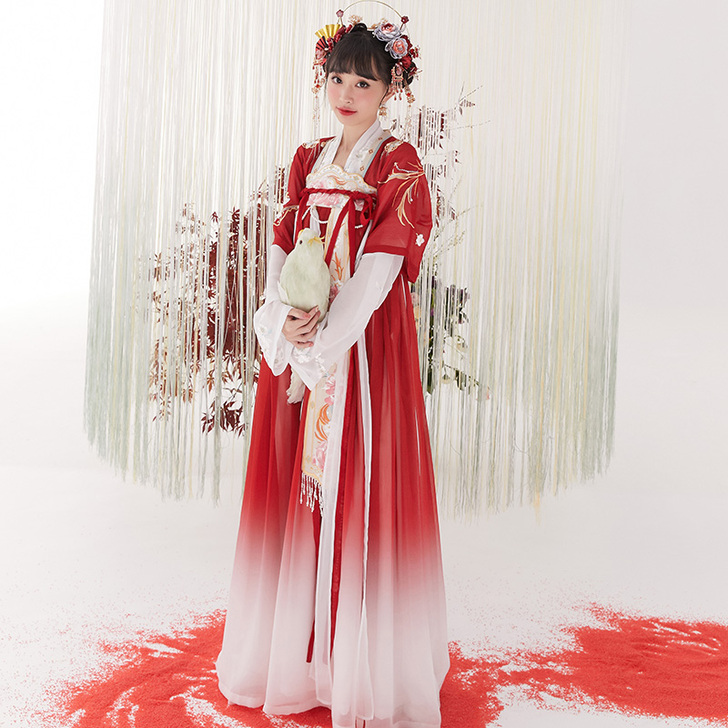 十三余 民族装舞台装 内白色上穤