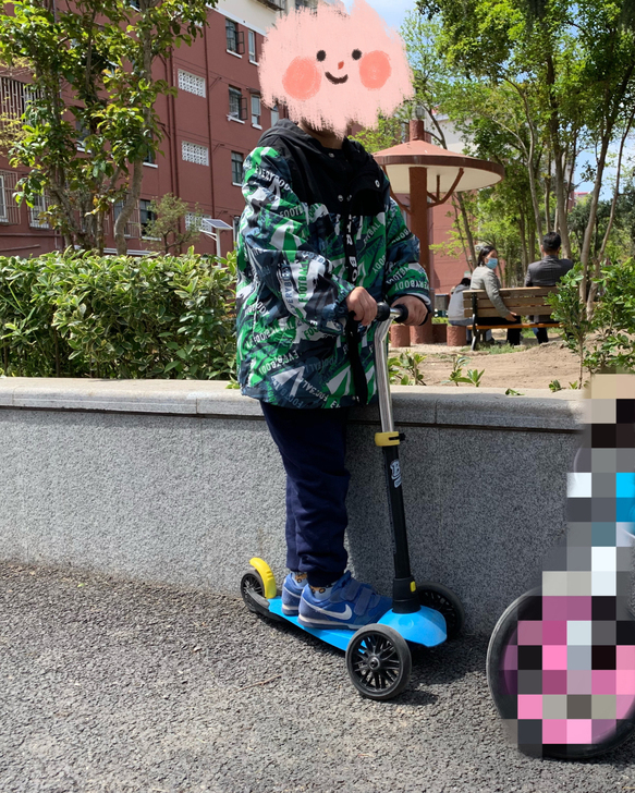 迪卡侬购入儿童滑板车，蓝色如图，9成新，适...