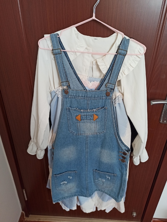 背带裙，穿过两次