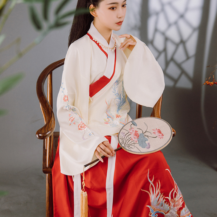 紫玉娅 民族装舞台装