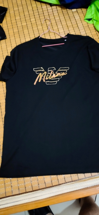 欧版镶奥钻男短袖可以穿到155-175斤，...