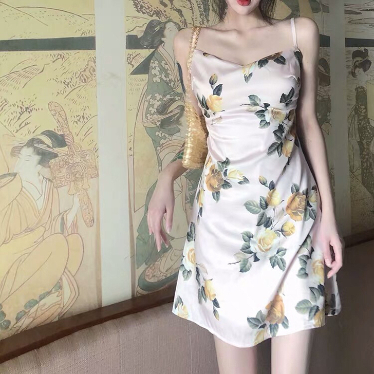 花朵显瘦收腰吊带连衣裙玫瑰花气质打底裙20...