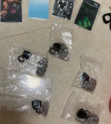 悦刻挂绳5条亏本10出，送贴纸 感兴趣的话...