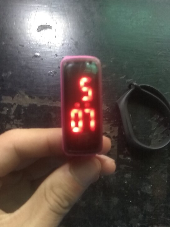 led触屏防水运动手表 机芯产地:中国