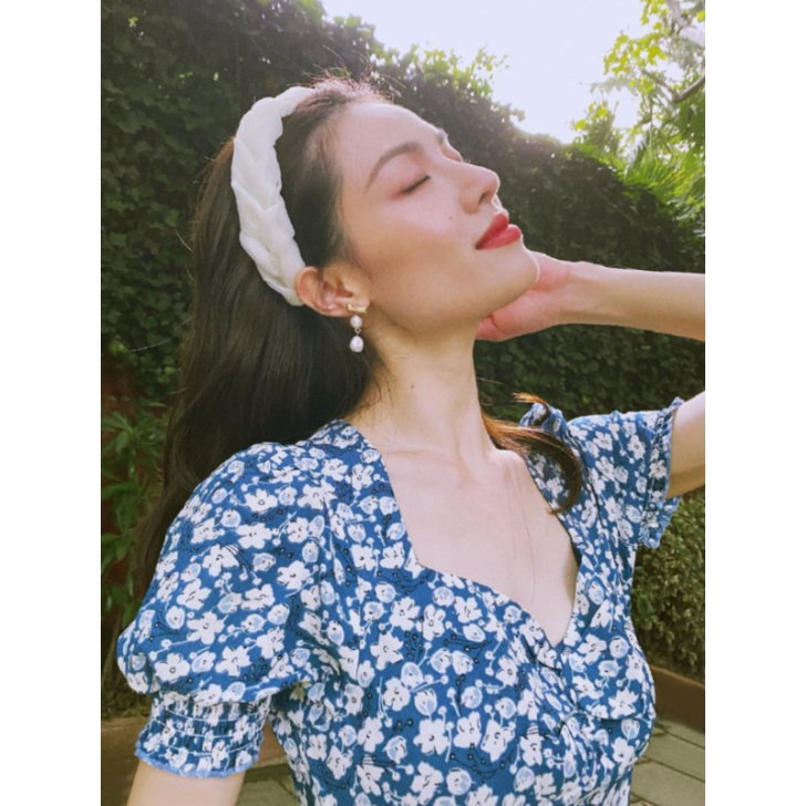 钟楚曦同款蓝色碎花方领开叉茶歇法式连衣裙赫...