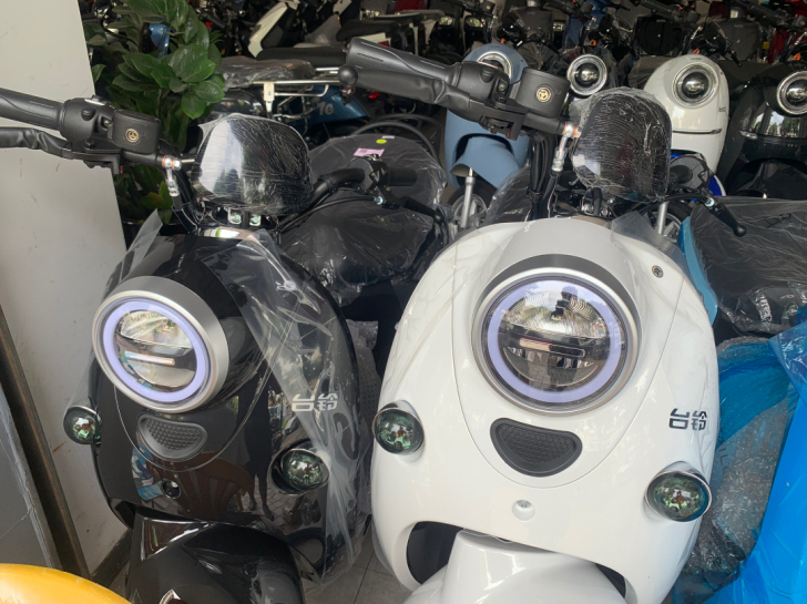 台铃电动车!60V20a电池续航可达六十公...
