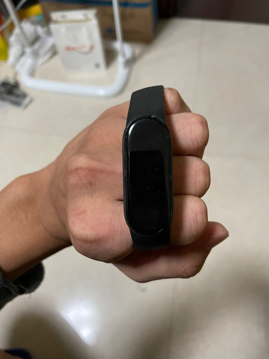 小米手环5代nfc版本,用不上了所以回血,...