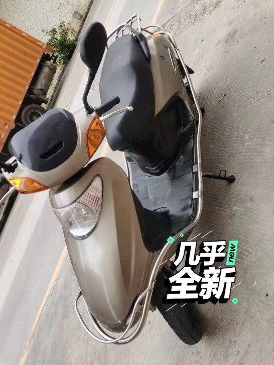 卖辆九新五电池大小公主电动车，电池才换几个...