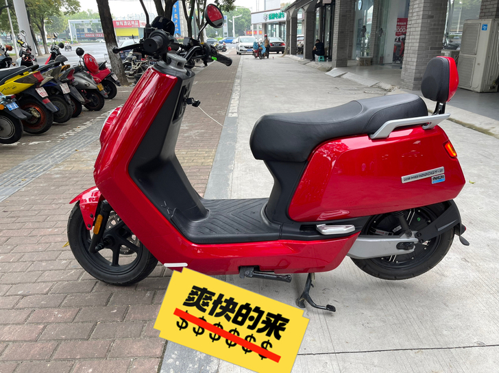 今年8月10号购买的小牛Nqi动力版  开...