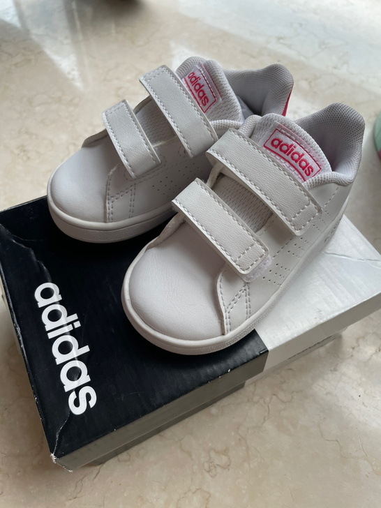 九五新Adidas粉尾婴童低帮运动鞋板鞋 ...