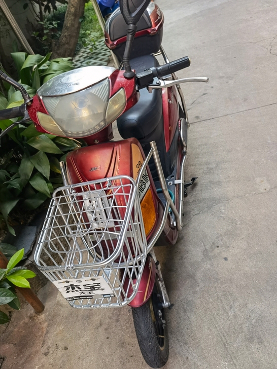 杰宝大王电动车48伏20安大电瓶，好跑40...