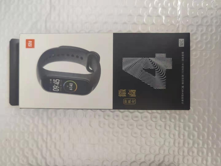 全新未拆封的原装小米手环4NFC版。 有关...