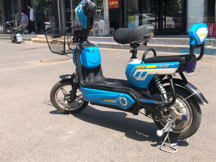 低价处理一辆二手电动车。48/12电池 电...