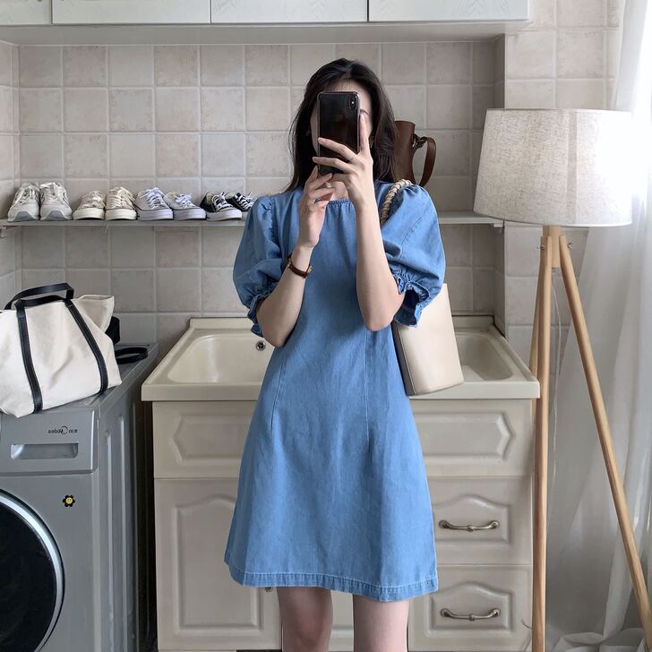 致敬法式简约风潮～夏季圆领泡泡袖连衣裙显瘦...