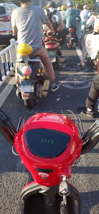 五羊电动车，8成新，买来实习用的，续航25...