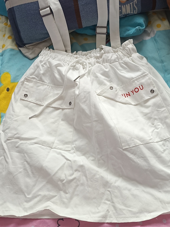 背带裙在广元花99买的没穿过基本上，sm都...