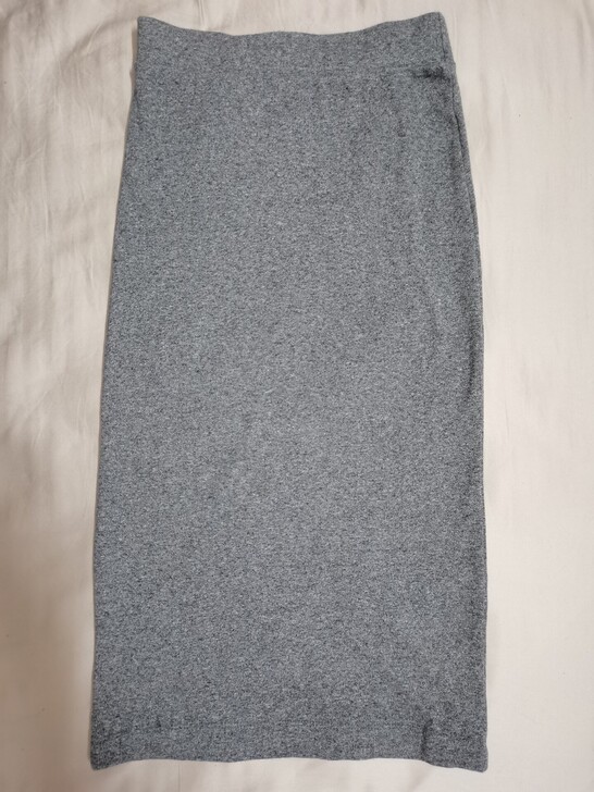 灰色基础半身裙，进口品牌，包臀裙