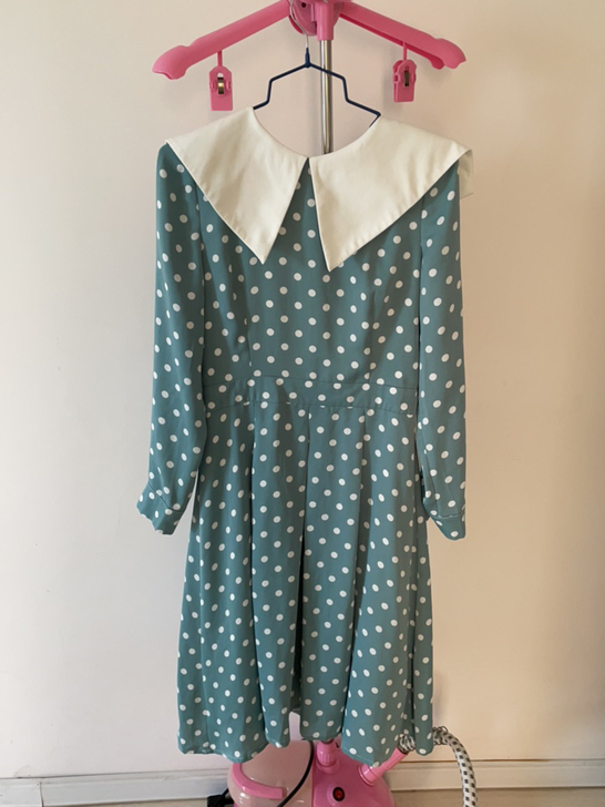 复古翻领绿色波点春秋长袖连衣裙，天猫入的，...