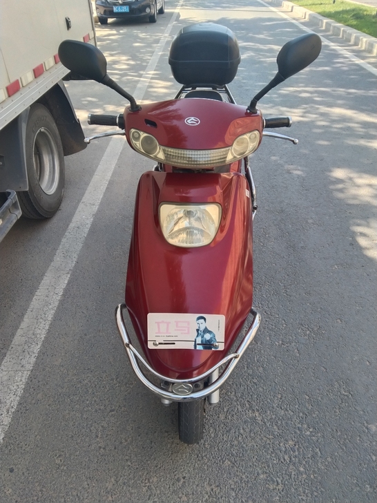 立马踏板电动车。72伏20安时的，九成新。...