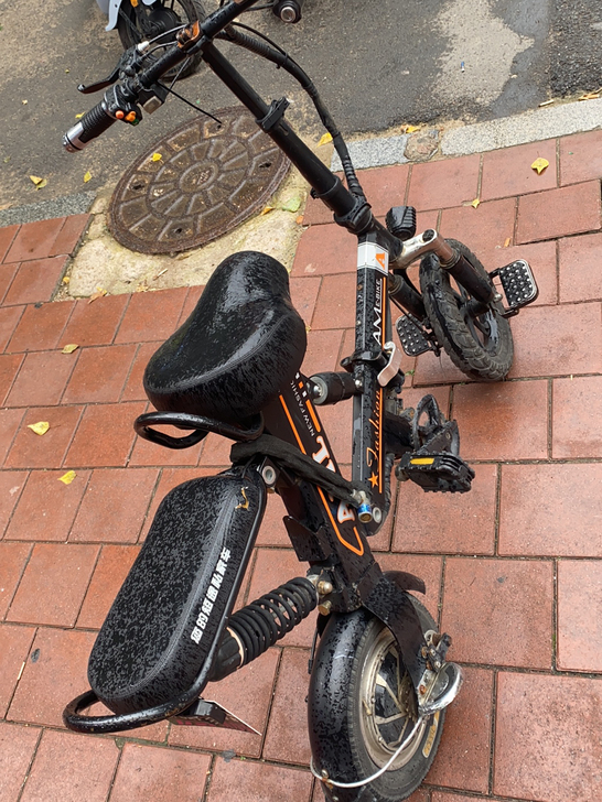 品牌型号  小刀 可折叠款 新旧程度  2...