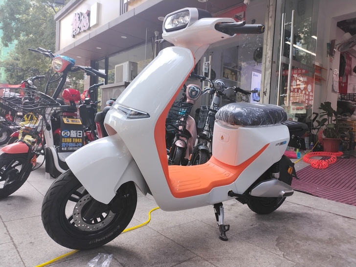 支付宝旗下品牌：哈啰电动车