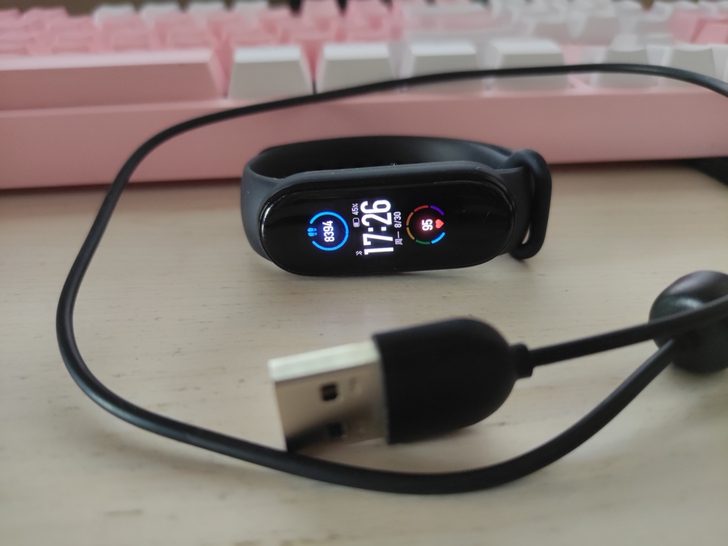 小米手环5，用了大半年，前几天以为充电线丢...
