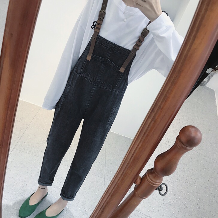 超显瘦的直筒牛仔裤，不贴腿但一点也不肥