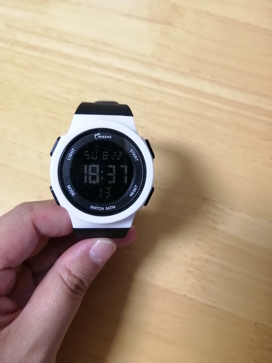 防摔，防水，防亮，游泳，计时用表