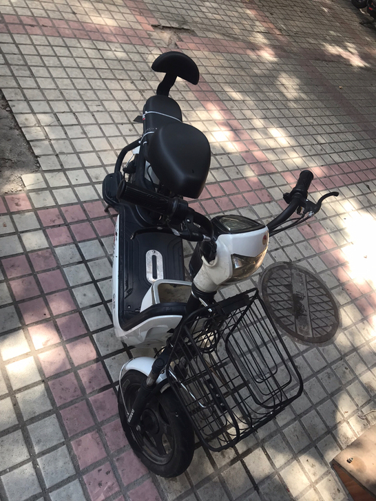 出售电动车一台，750质量没问题，成色不错，
