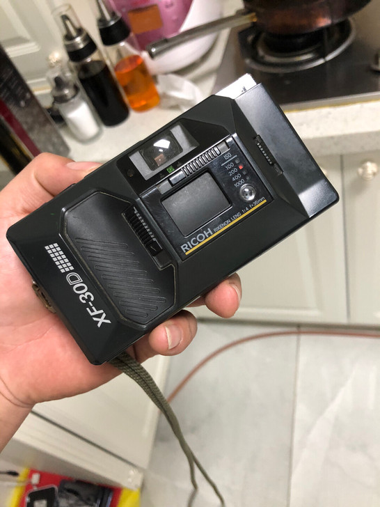 理光 XF 30D 老相机 品相不错 上电...