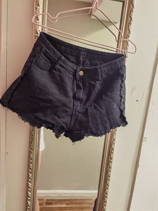 牛仔短裤高腰，20包邮，喜欢联系，不退不换