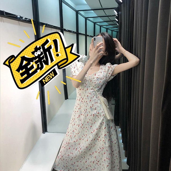 出售2021年新款碎花连衣裙