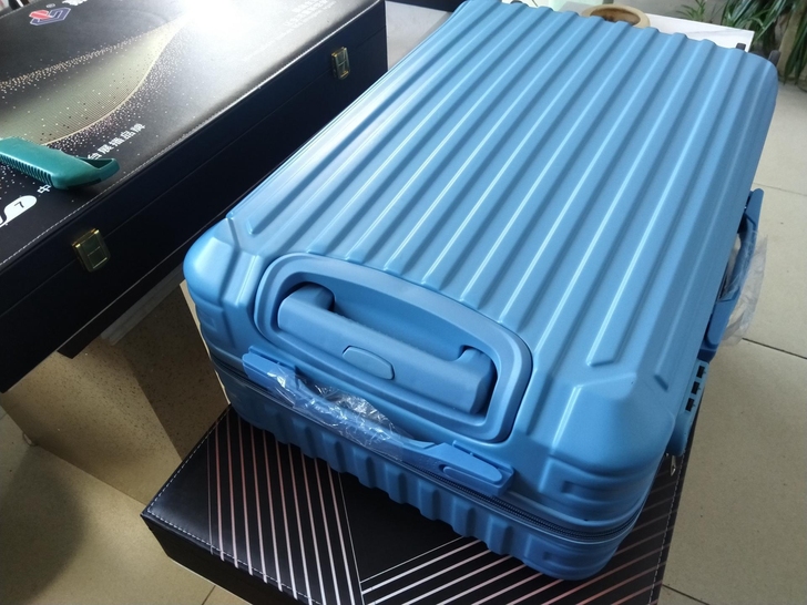 全新行李箱旅行箱拉杆箱   28寸