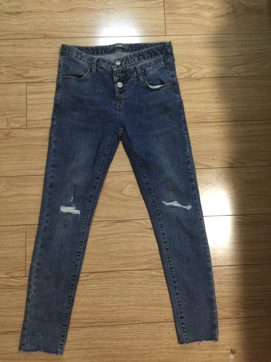 欧货牛仔小脚裤，M码的九五新吧！详细尺码如...