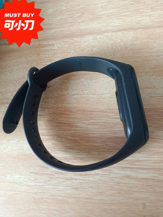 现有一小米手环出售！！！还有一宇航员的手环带