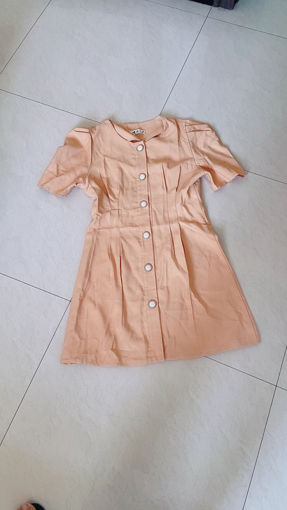 全新橘色泡泡袖连衣裙，S码，穿到100斤