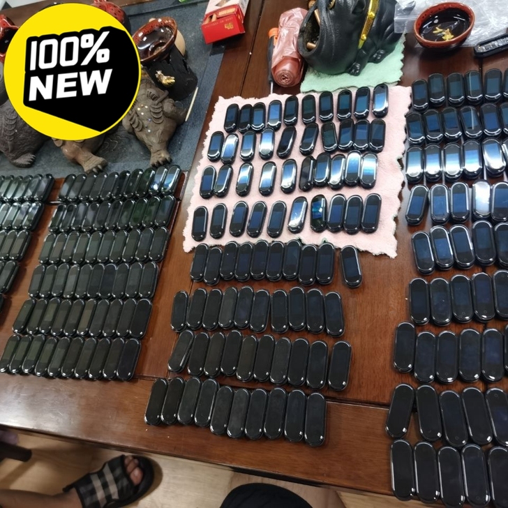 (刚收的货)小米手环4NFC彩屏智 能运动...