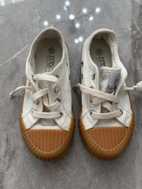 帆布鞋  19cm