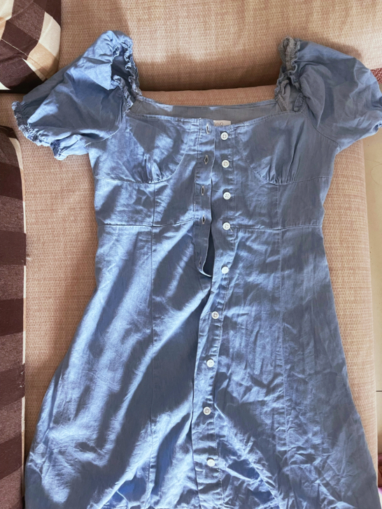【出】闲置衣服，ur小裙子，浅蓝色如图一（...