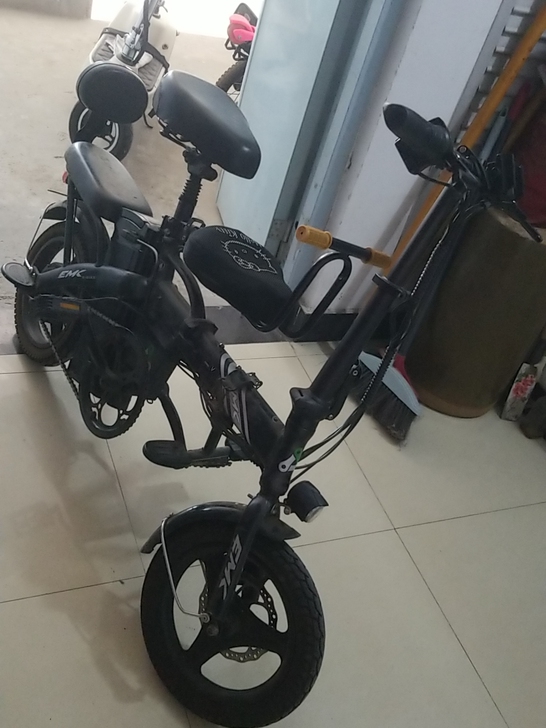 全铝车身折叠电动车，有宝宝座椅，续航二十公...